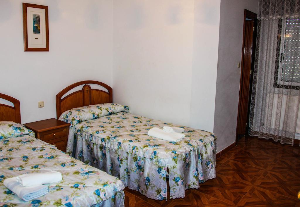 Los Dos Alemanes Melide Room photo